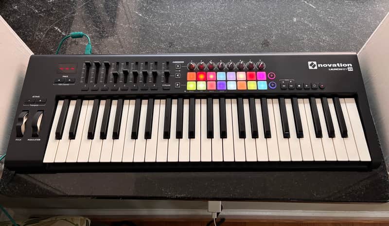 Novation Launchkey 49 MKII MIDI Keyboard Controller 2015 - 2020 - Black