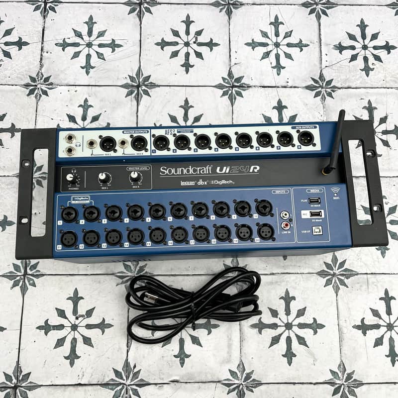 Soundcraft Ui24R 24-Channel Digital Mixer/USB Recorder with Wireless Control