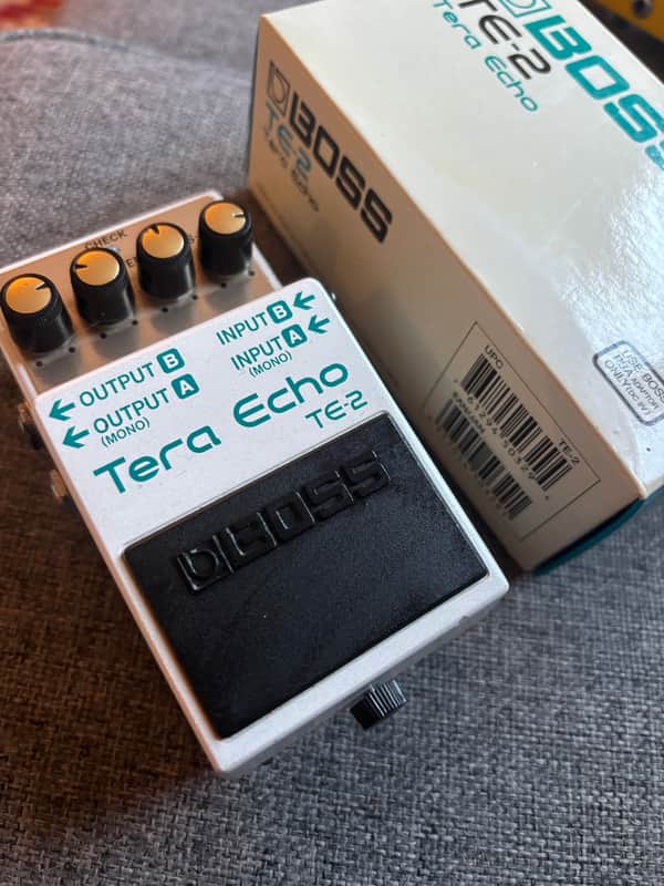 Boss TE-2 Tera Echo