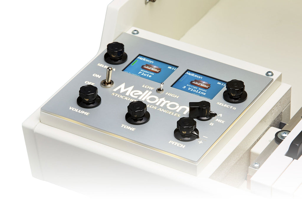 MELLOTRON M4000D White — Synthesizer